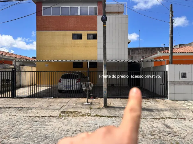 Alugo apto por trás do frigotil e 300 metros da prefeitura.