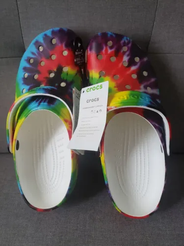 Crocs multicolor novo número 41 !