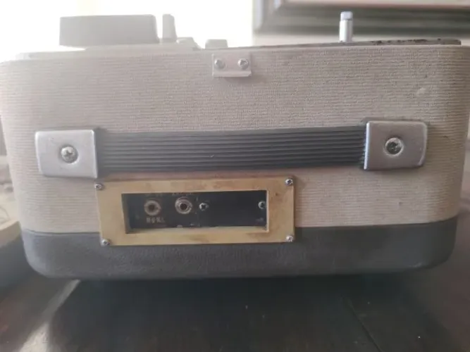 Tapecorder Sony TC102