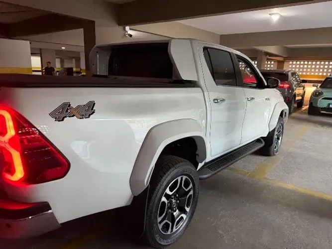 Toyota Hilux CD SRX Plus 4X4 2.8 TDI Die. Aut. 2026
