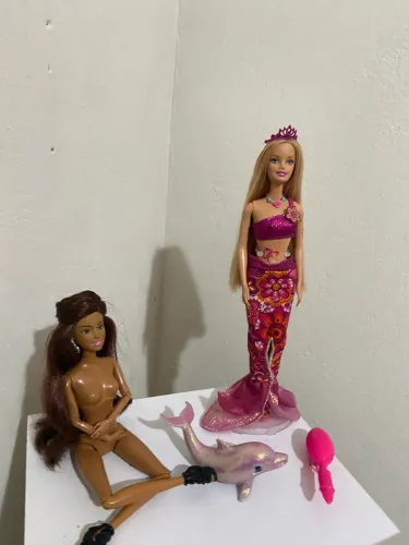 Boneca filme Barbie em vida de sereia é similar