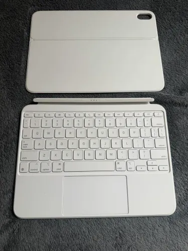 iPad 10 Geração 256 gigas com teclado WI-FI e Celular
