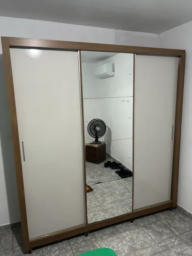 GUARDA ROUPA CASAL - GRANDE COM ESPELHO