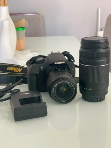 Câmera fotográfica- Rebel T5