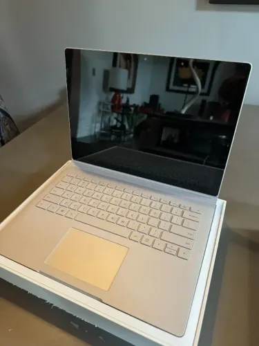 Microsoft Surface Book 2 - Intel Core i5 | 8GB RAM | SSD 256GB | Touchscreen Destacável