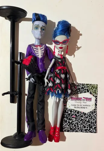 Monster High - Ghoulia Yelps & Slo Moe (Love?s not dead)