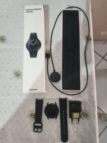 Samsung Galaxy Watch 4 Classic 42mm Preto - Na Caixa + Carregador e Fonte