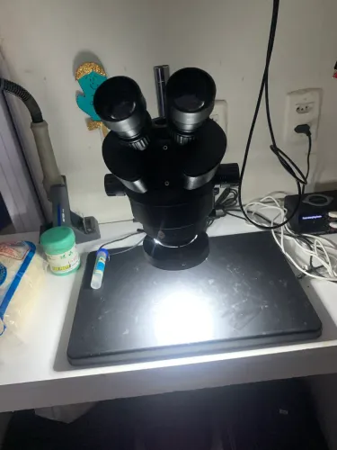 Microscópio trinocular completo 