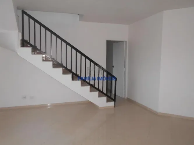 Cobertura à Venda em Ponta da Praia, Santos