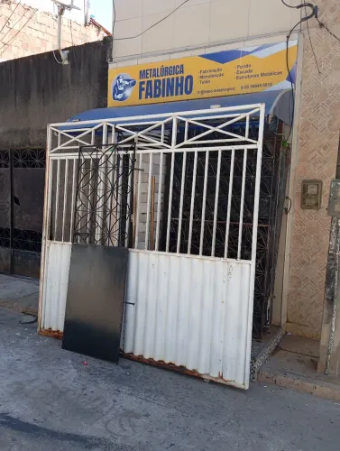 Fábrica e manutenção de portão