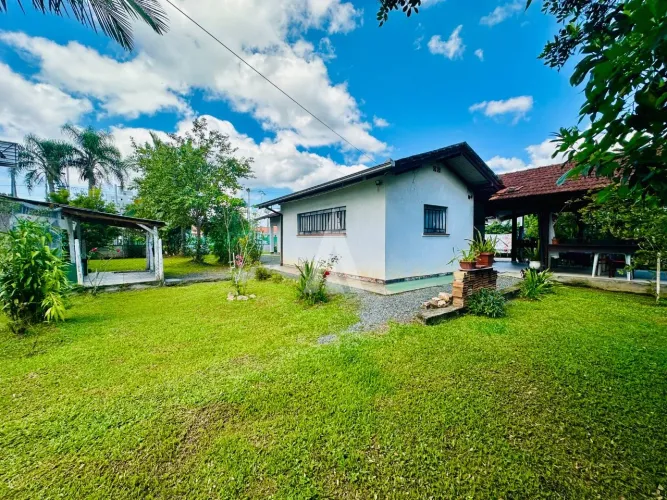 Terreno com 1172m² à venda no bairro Santo Antônio em Joinville-SC por R$1.100.000,00.