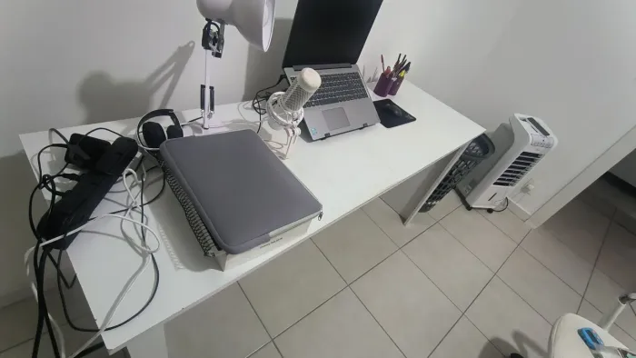 Mesa para escritório 1,60 x 57