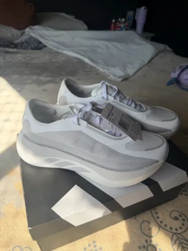 Tênis HYPERBOOST edge cloud white grey silver tamanho 38