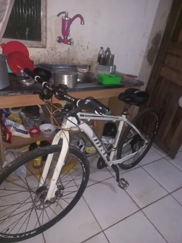 Vendo essa bicicleta de corrida