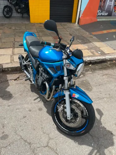 MOTO SUZUKI BANDIT 650