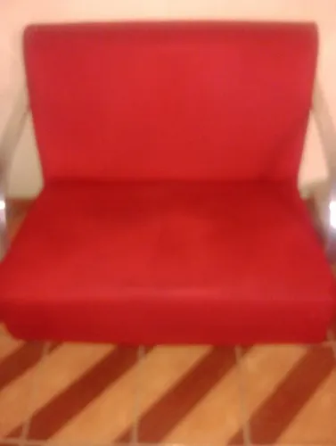 Sofa vermelho de dois lugares mais as poltronas 2