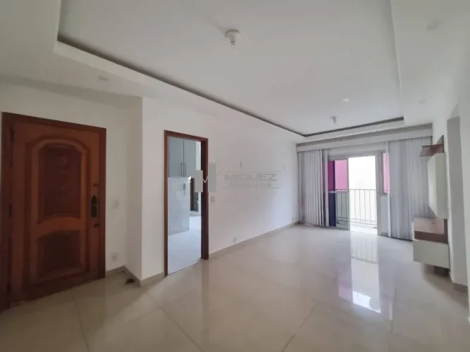 Apartamento à Venda Tijuca - Rua Uruguai, Junto a Todo Comércio e Transportes - Varandas,