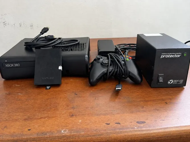 Xbox 360 Slim + HD 500GB + Controle + Acessórios (VALOR NEGOCIÁVEL)