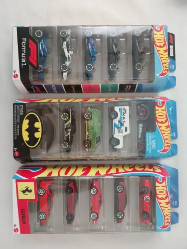 3 PAC hot weels(Ferrari, Batman, F1)