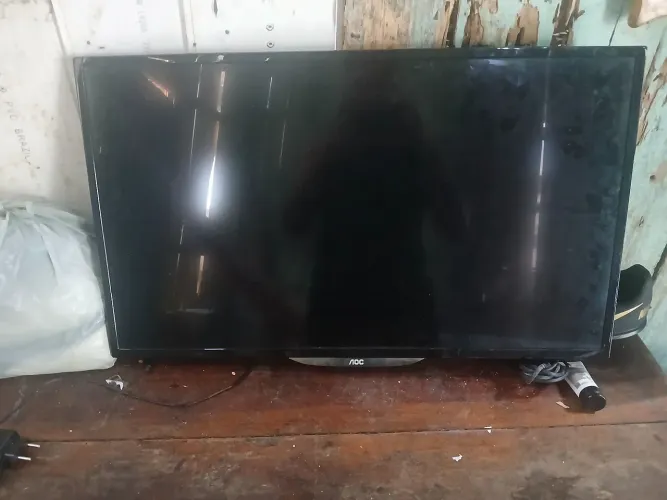 Vende-se peças tv aoc roku