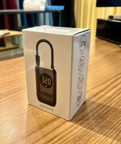 Mini Compressor De Ar Digital Portátil Lumi USB-C Para Pneus De Carro Moto