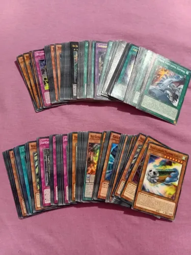 Cartas avulsas yugioh para colecionador.