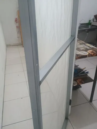 Porta vai e vem com tela pra inseto