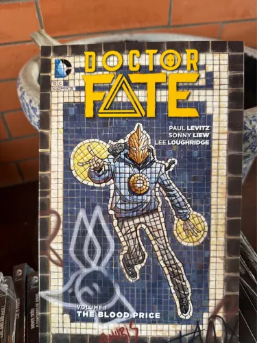 Quadrinho HQ DC Doctor fate - volume 1 - the blood price