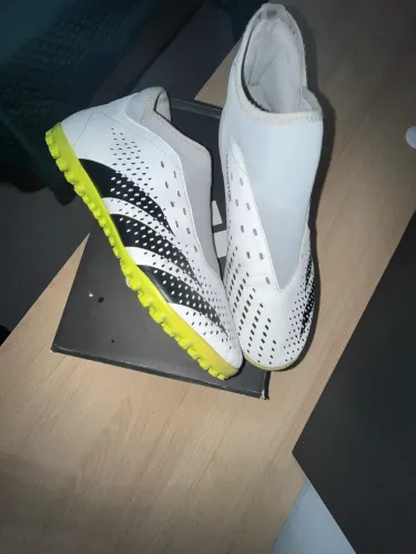 Chuteira Adidas Predator 20 Society