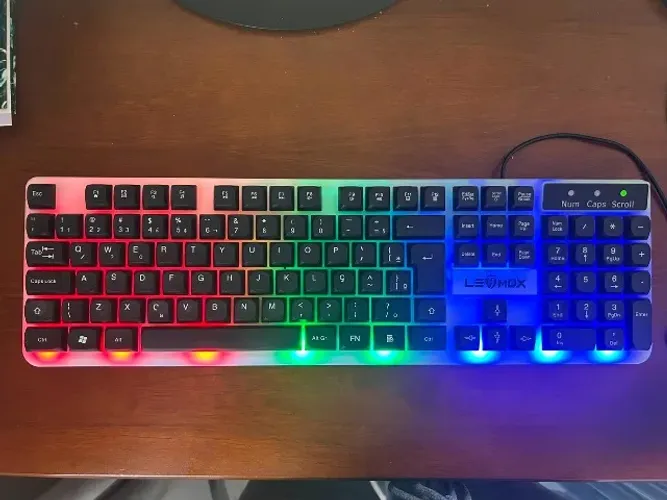 Teclado Lehmox RGB Usado