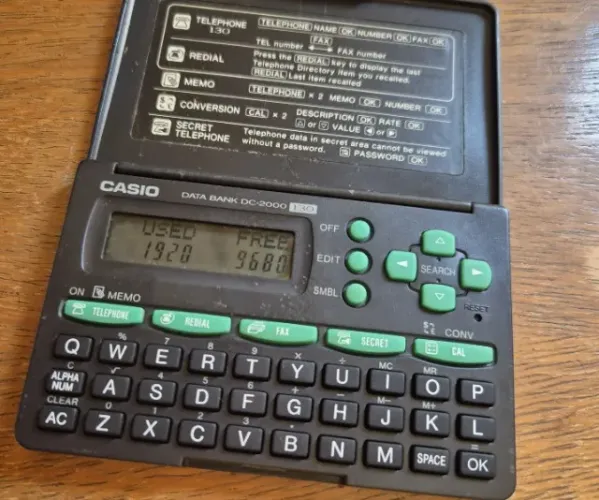 Agenda eletrônica Casio DC-2000 funcionando nostalgia vintage