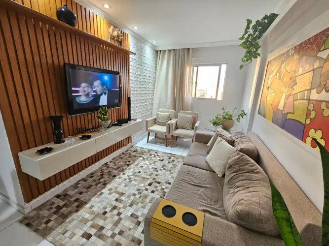 Vendo Apto reformado com 3 quartos sendo 2 suítes no Farol