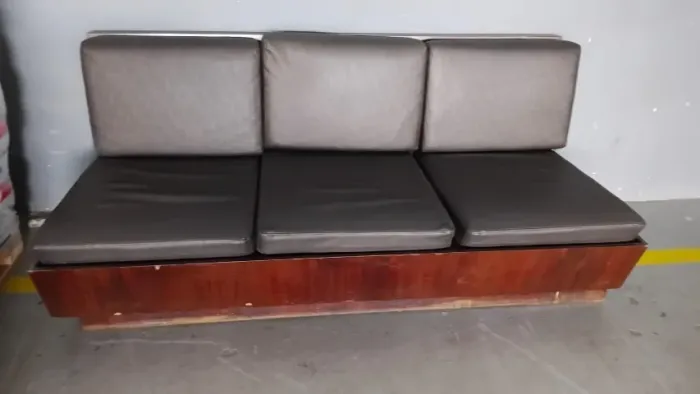 Sofá 3 lugares estilo industrial