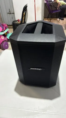 Caixa de som portatil Bose S1 Pro nova e com bag