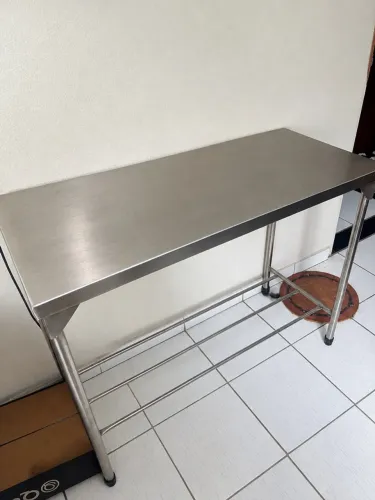 Mesa de Inox Profissional 1,15 x 50 cm - Estado de Nova