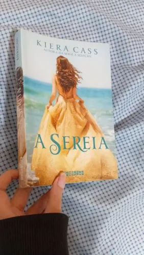 Livro A SEREIA de Kiera Cass
