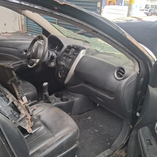 Nissan versa 1.6 sucata retirada de peças