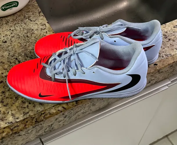 Chuteira Nike Phantom futsal