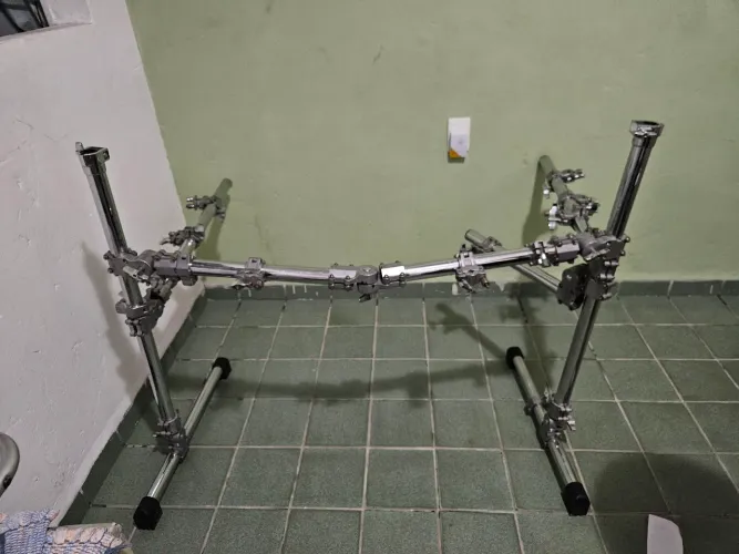 Rak bateria acústica contemporânea metal