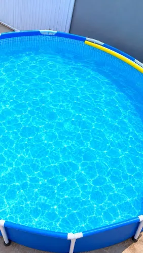 Piscina redonda.