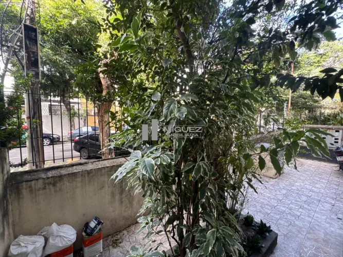 Oportunidade!!! Apartamento para Locação Rua Santa Luisa 2 Quartos. Térreo, com Área Exten
