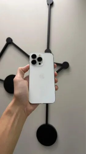 13 PRO 256GB SEMINOVO 84% BRANCO
