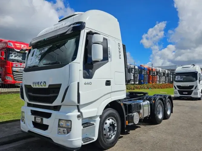 Iveco Hiway 440 6x2 ano 2019 Teto Alto Automático Geladeira Suspensão mola