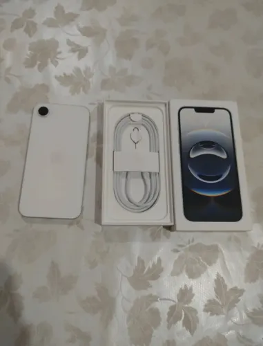 iPhone 16e 