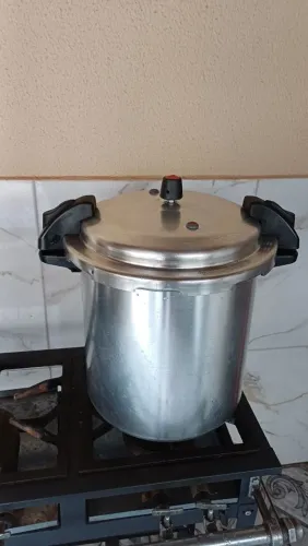 Panela de pressão 24 lt