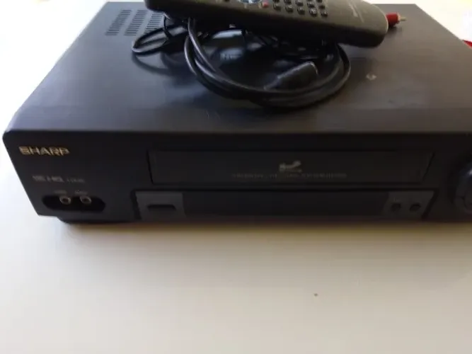 Vídeo cassete SHARP