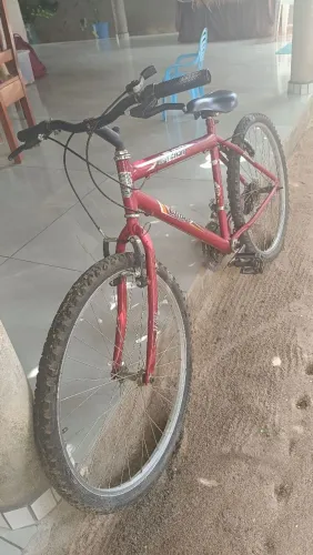 Vendo bicicleta Cairu, em boas condições.