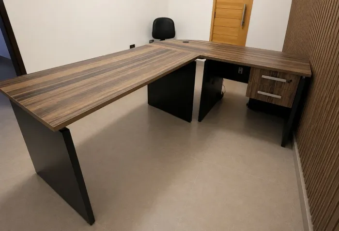 Vendo mesa para escritório em L