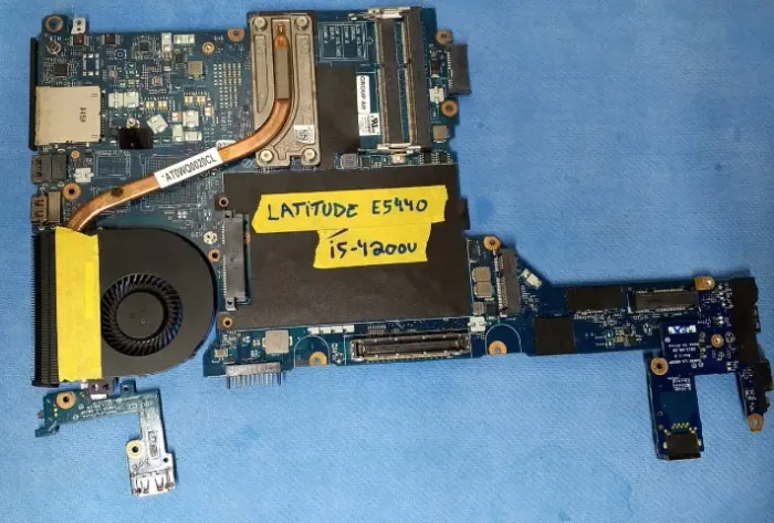 Placa Mãe Dell Latitude E5440 com I5-4200u (VAW30 LA-9832P)(Só Venda)