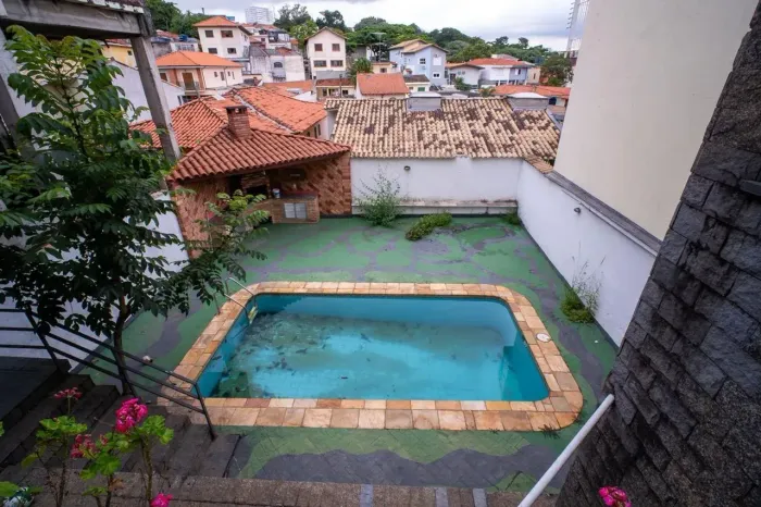 Térrea para venda tem 300 metros quadrados com 3 quartos em Jardim Bonfiglioli - São Paulo